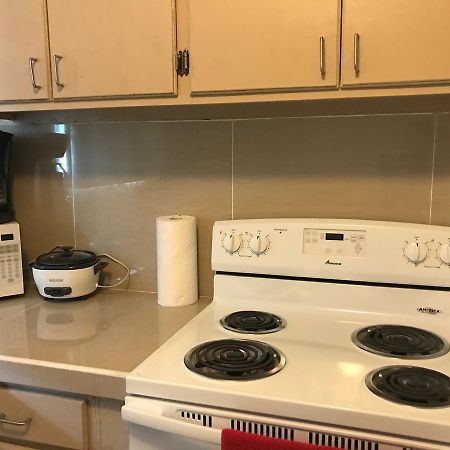 1 Bedroom / 1 Bath . Private Apt. Free Wifi, Interent & Parking Sinajana Exterior foto