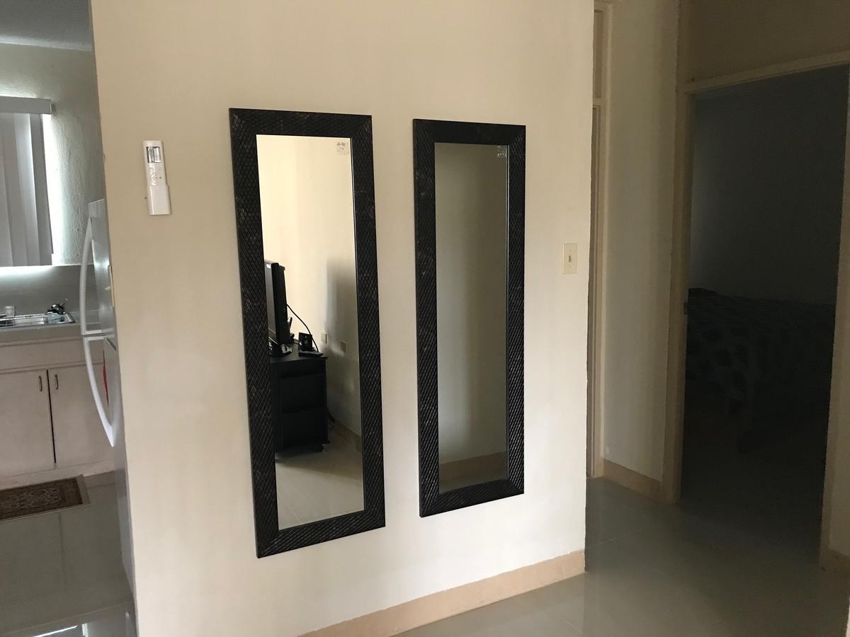 1 Bedroom / 1 Bath . Private Apt. Free Wifi, Interent & Parking Sinajana Exterior foto